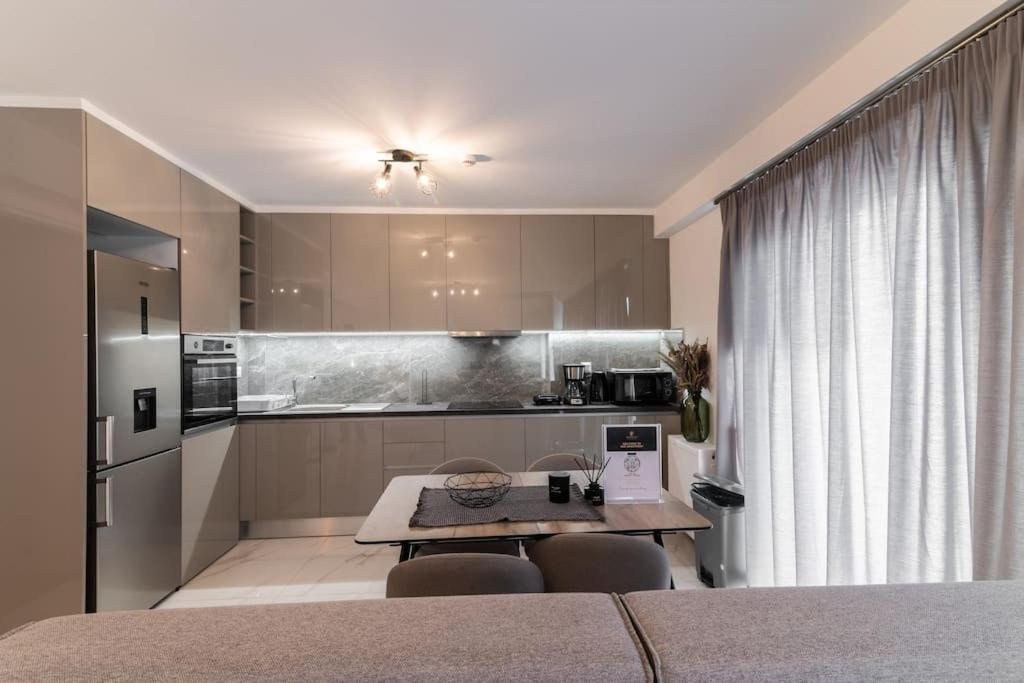 Μεζονέτα Με Θέα Στο Πάρκο Σταύρος Νιάρχος One Apartment เอเธนส์ ภายนอก รูปภาพ