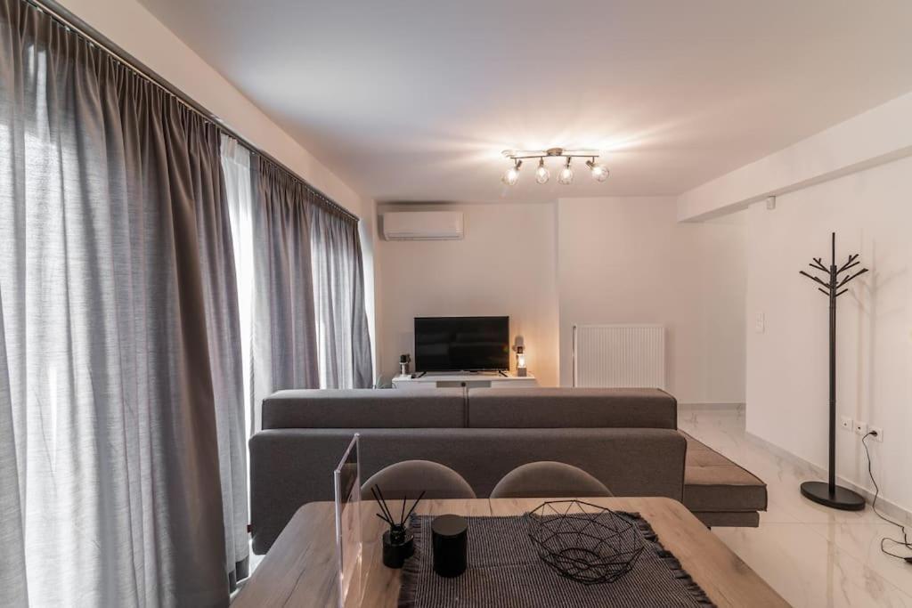 Μεζονέτα Με Θέα Στο Πάρκο Σταύρος Νιάρχος One Apartment เอเธนส์ ภายนอก รูปภาพ