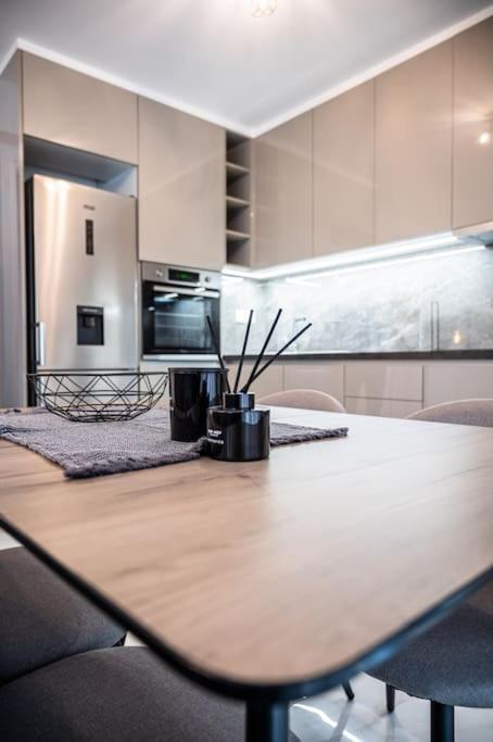 Μεζονέτα Με Θέα Στο Πάρκο Σταύρος Νιάρχος One Apartment เอเธนส์ ภายนอก รูปภาพ